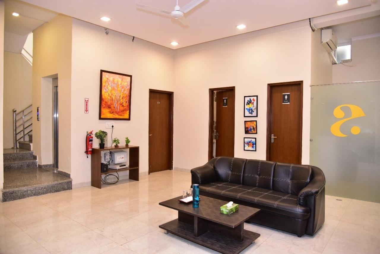 Arkaya Inn Gurgaon Exteriör bild
